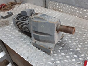 Gear motor 0.75 kW 16 rpm B3 used B17474