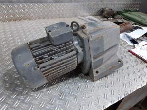 Gear motor 0.75 kW 16 rpm B3 used B17474