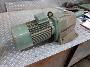Geared motor with brake 0.75 kW 16 rpm B3 used B17475