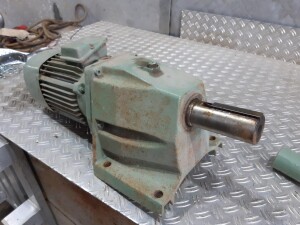 Geared motor with brake 0.75 kW 16 rpm B3 used B17478