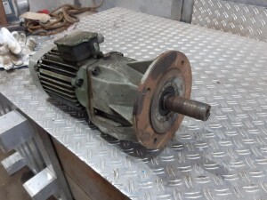 Geared motor 1.5 kW 63 rpm B5 used B17479
