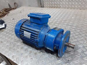 Geared motor 1.5 kW 392 rpm B5 used B17480