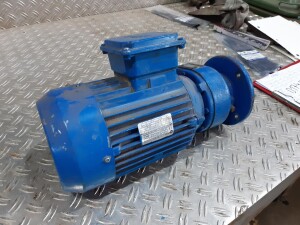 Geared motor 1.5 kW 392 rpm B5 used B17480