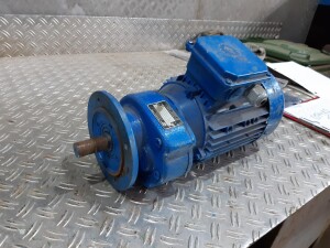Getriebemotor 1,5 kW 392 U/min B5 gebraucht B17480