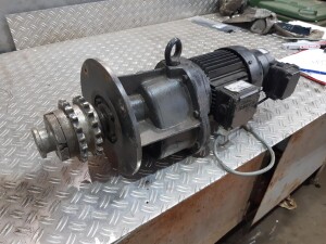 Geared motor 1.1 kW 44 rpm B3 used B17481