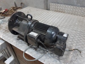 Geared motor 1.1 kW 44 rpm B3 used B17481