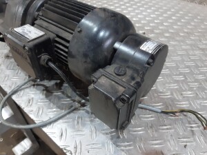 Getriebemotor mit Bremse 1,1 kW 44,5 U/min B5 gebraucht B17481
