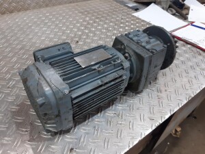 Getriebemotor 0,75 kW 65 U/min B5 gebraucht B17482