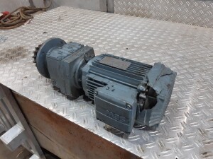 Getriebemotor 0,75 kW 65 U/min B5 gebraucht B17482