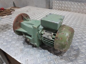 Getriebemotor 180 W 20 U/min B5 gebraucht B17486