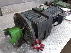Geared motor 3 kW / 24 rpm B5 used B17488