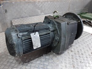 Geared motor 3 kW / 24 rpm B5 used B17488