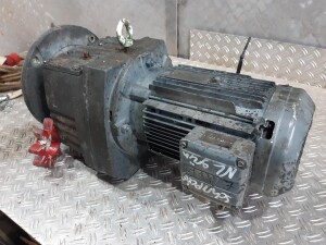 Geared motor 3 kW / 24 rpm B5 used B17488