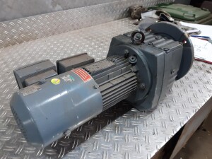Getriebemotor 0,37 kW 5,4 U/min B5 gebraucht B17489