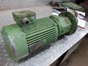 Gear motor 5.5 kW 213 rpm B5 used B17490