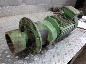 Gear motor 5.5 kW 213 rpm B5 used B17490