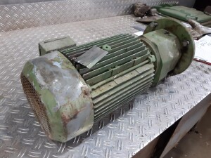 Gear motor 5.5 kW 179 rpm B5 used B17491