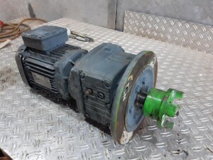 Geared motor 1.1 kW 27 rpm B5 used B17492