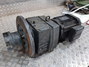 Geared motor 1.5 kW 25 rpm B5 used B17493