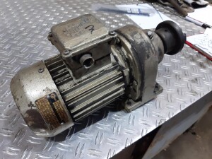 Gear motor 0.37 kW 45 rpm B3 used B17497