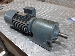 Getriebemotor mit Bremse 0,55/0,88 kW 70/140 U/min B3...