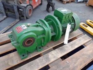 Gear motor 7.5 kW 86 rpm B3 used B17516