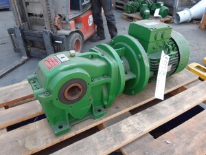 Gear motor 7.5 kW 86 rpm B3 used B17516