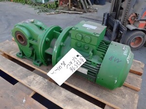 Gear motor 7.5 kW 86 rpm B3 used B17516