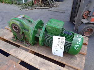 Gear motor 3 kW 29 rpm B3 used B17518