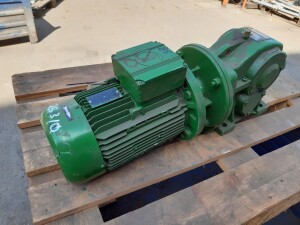 Gear motor 3 kW 29 rpm B3 used B17518