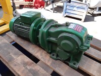 Gear motor 3 kW 29 rpm B3 used B17518