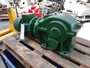 Gear motor 9.2 kW 40 rpm B3 used B17519