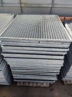 Used grating L107xW94.5xH3 cm galvanized