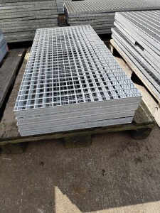 Used grating L120xW53xH4 galvanized