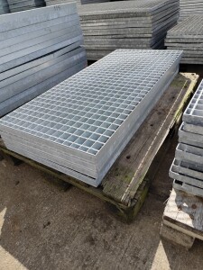 Used grating L120xW53xH4 galvanized