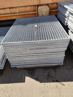 Used grating L105xW94.5xH3 cm galvanized