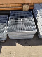 Used grating L105xW94.5xH3 cm galvanized
