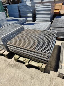 Used grating L100xW100xH3 cm galvanized