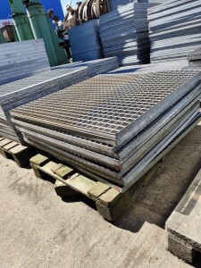 Used grating L100xW100xH3 cm galvanized