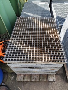 Used grating L80xW100xH3 cm, galvanized