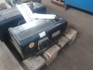 Vacuum pump 0.9 kW 120 mbar  used B17773