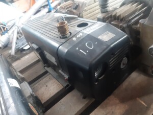Vacuum pump 1.25 kW 120 mbar used B17774