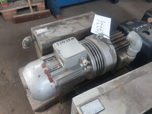 Vacuum pump 1.5 kW 10 mbar used B17776