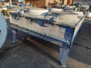 Table cooler approx. 4x2.4x1.5 m 81 l used B17790