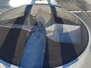 Table cooler approx. 4x2.4x1.5 m 81 l used B17790