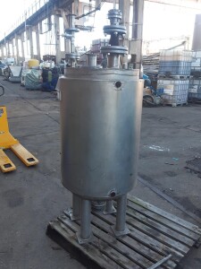 Stainless steel container approx. 230 l, used B17824