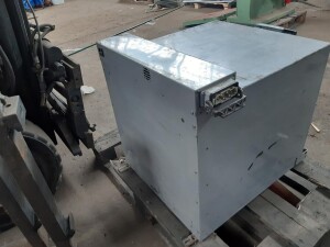Used 110-watt portable holding oven B17886