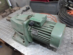 1.5 kW / 31.5 rpm gear motor, used, B17917