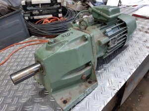 Getriebemotor 1 Phase 220 V 0,74 kW / 40 U/min gebraucht...