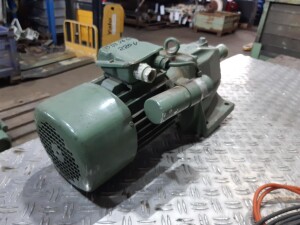 Getriebemotor 1 Phase 220 V 0,74 kW / 40 U/min gebraucht...